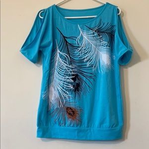 NWOT Cold shoulder shirt!!! Size small beautiful!!